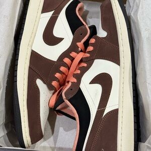 Nike Jordan 1 Mocha Lows